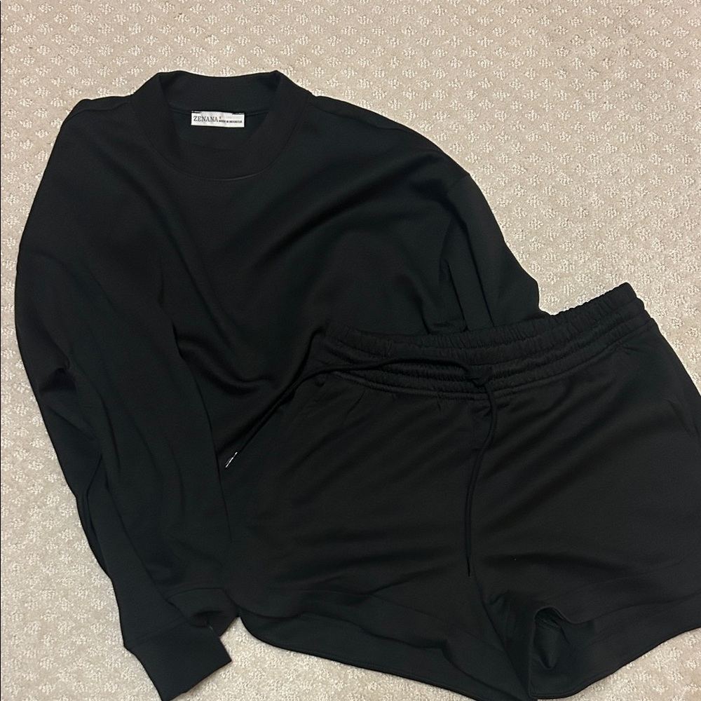Zenana Outfitters Black Top